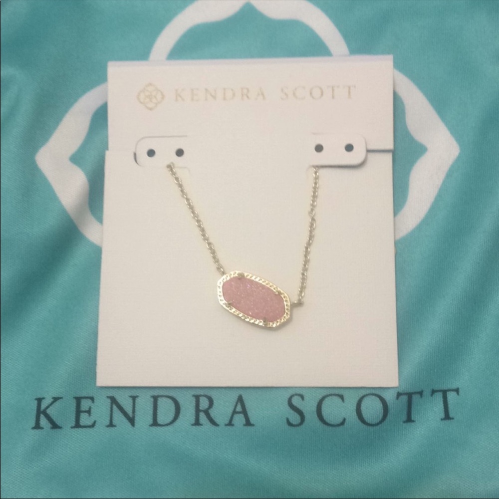 Kendra Scott necklace